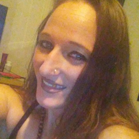 Meet your Posher, Angel e. - Picture 1 of 1